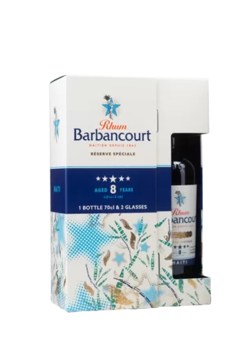 Coffret composé d’une bouteille de rhum Barbancourt 8 Ans et de deux verres. Rhum agricole. Producteur : Barbancourt, Pays : Haiti.