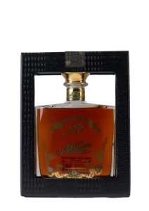 Bouteille de rhum Millonario XO Reserva Especial. Rhum produit en utilisant la méthode Solera. Producteur : Ron Millonario, Pays : Pérou.